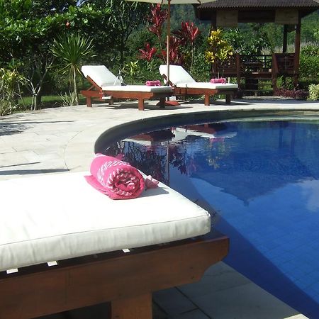 Guesthouse Rumah Senang Kalibaru Esterno foto