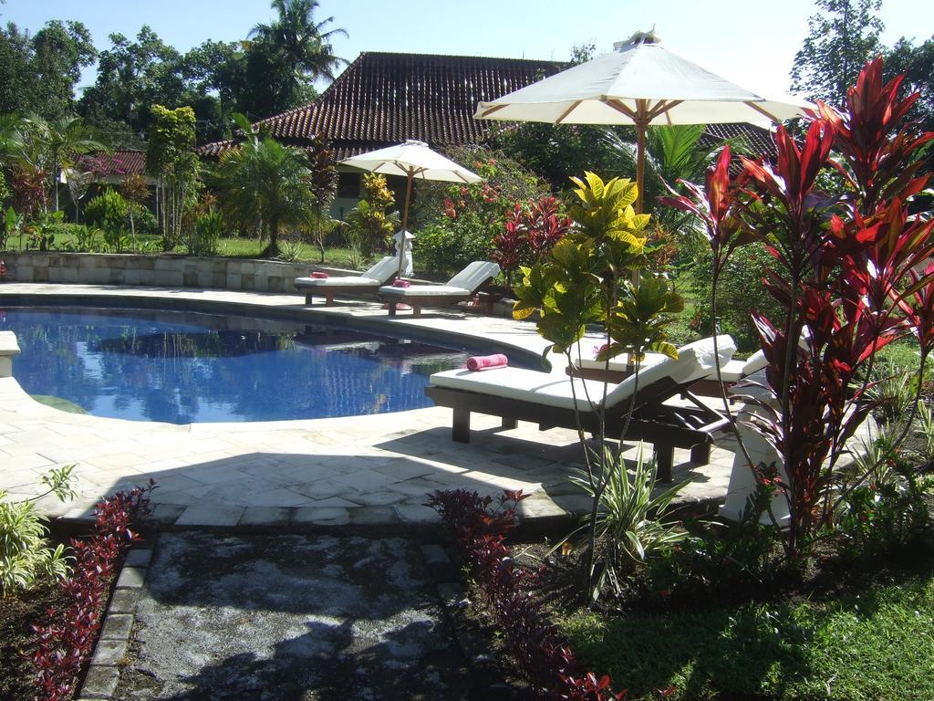 Guesthouse Rumah Senang Kalibaru Esterno foto
