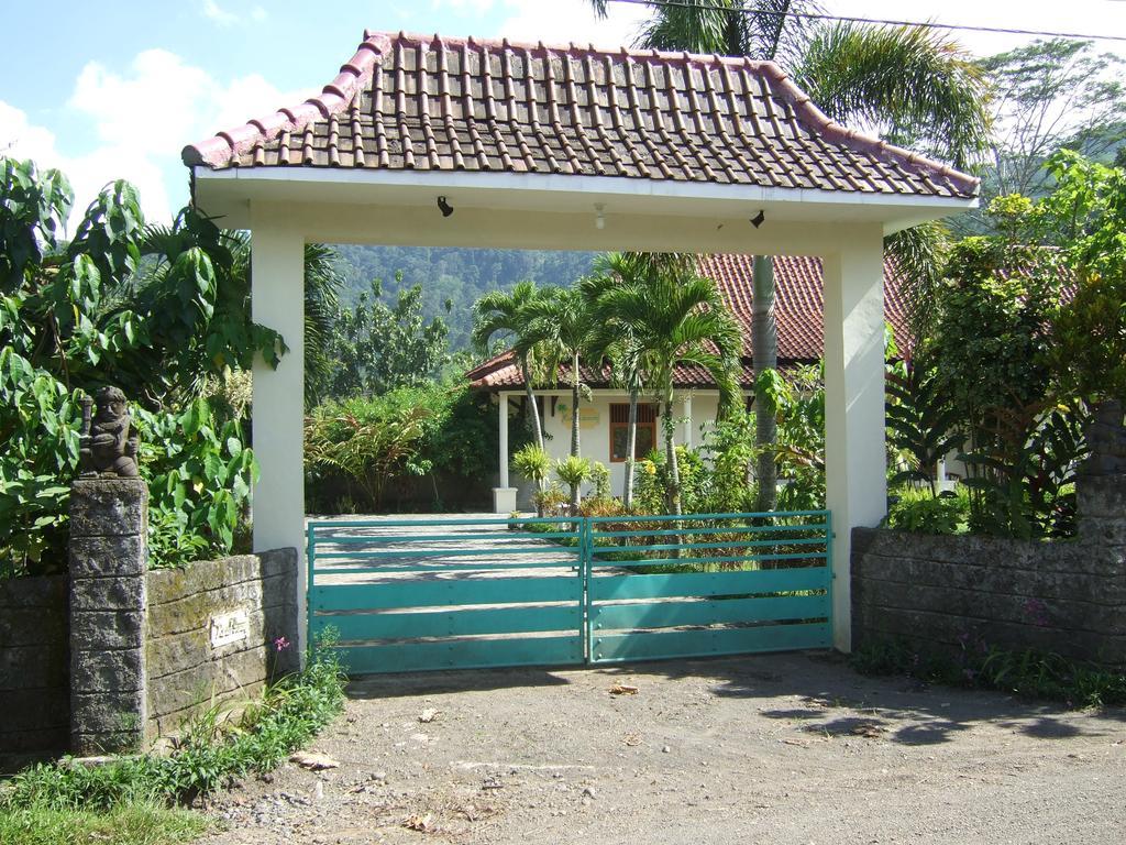 Guesthouse Rumah Senang Kalibaru Esterno foto