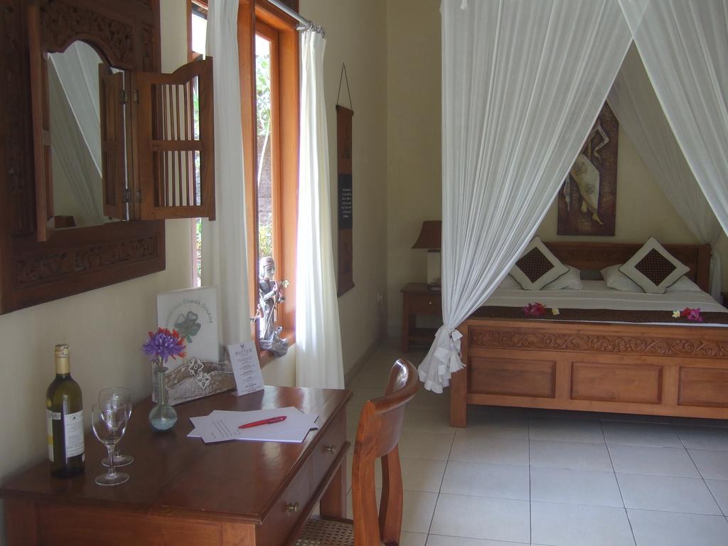 Guesthouse Rumah Senang Kalibaru Esterno foto