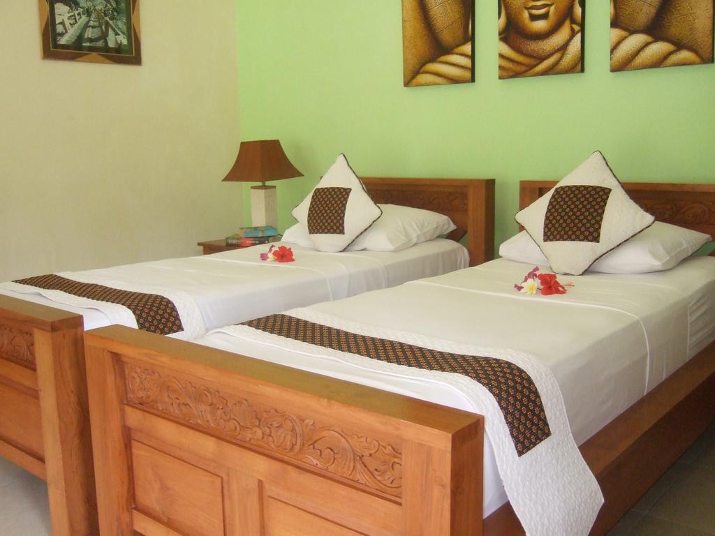 Guesthouse Rumah Senang Kalibaru Esterno foto