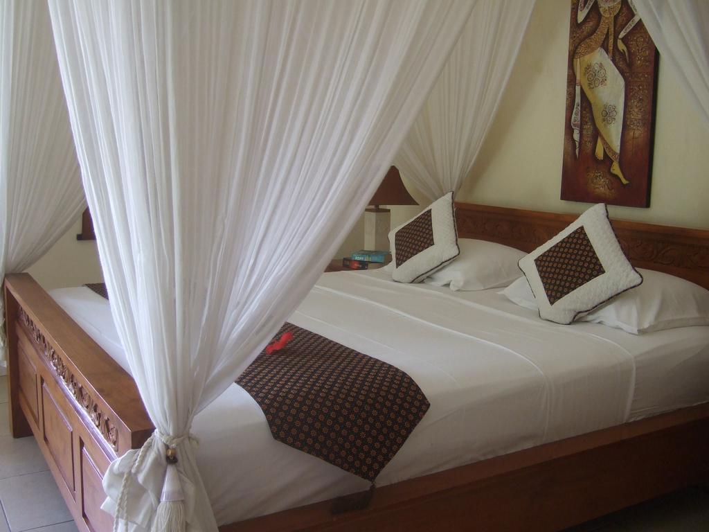Guesthouse Rumah Senang Kalibaru Esterno foto