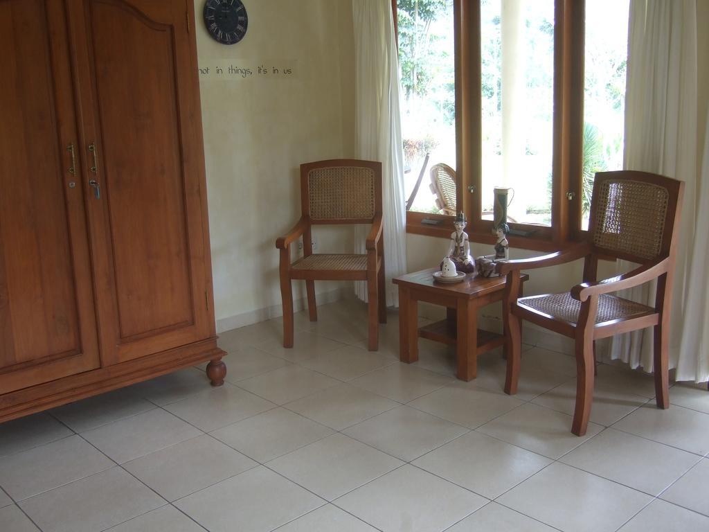 Guesthouse Rumah Senang Kalibaru Esterno foto